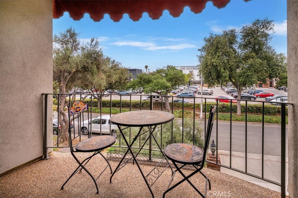 330 S Mentor Avenue 202