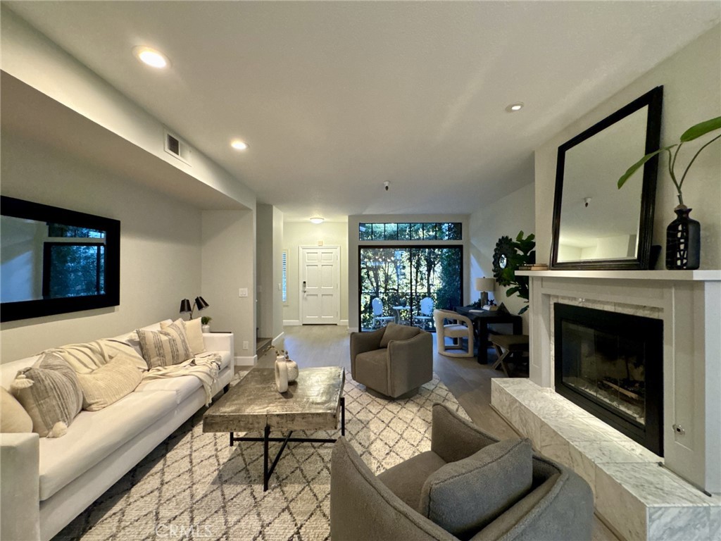 844 Magnolia Avenue 15