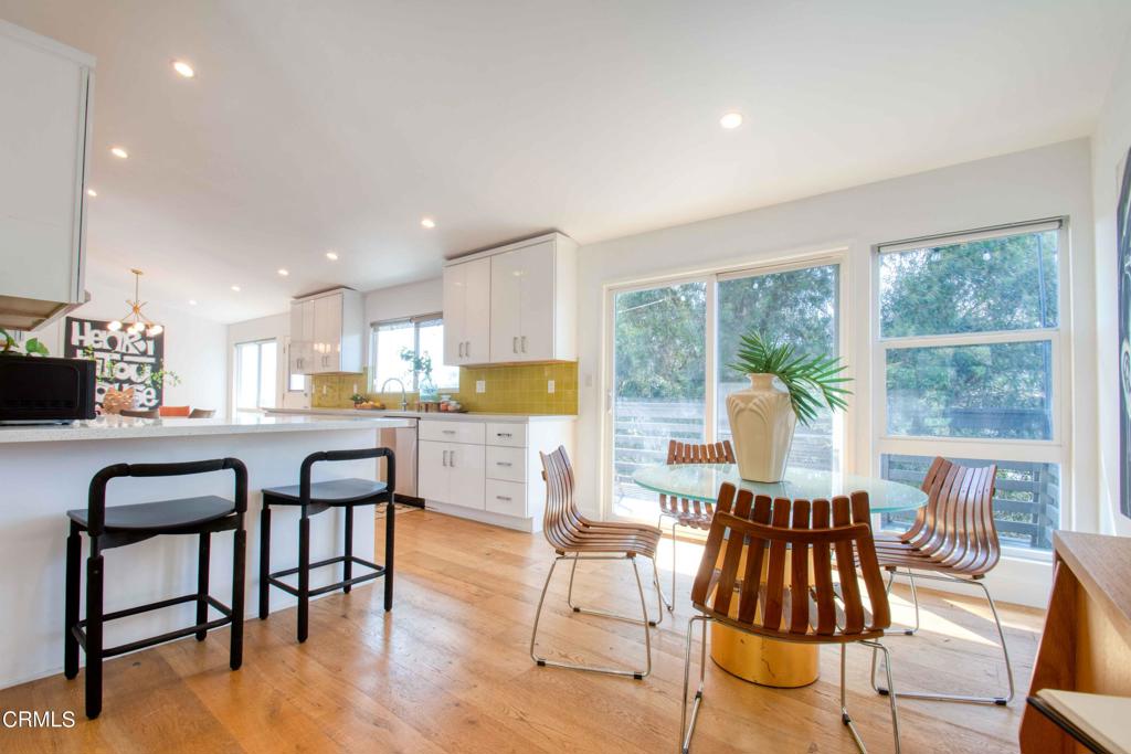 835 Divina Vista Street