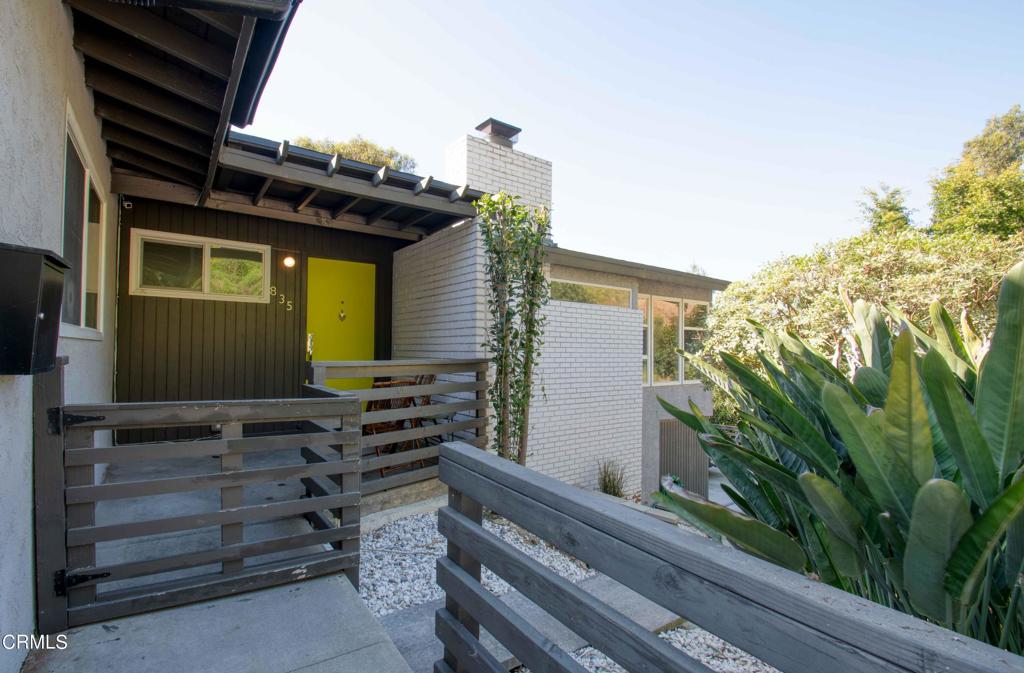 835 Divina Vista Street