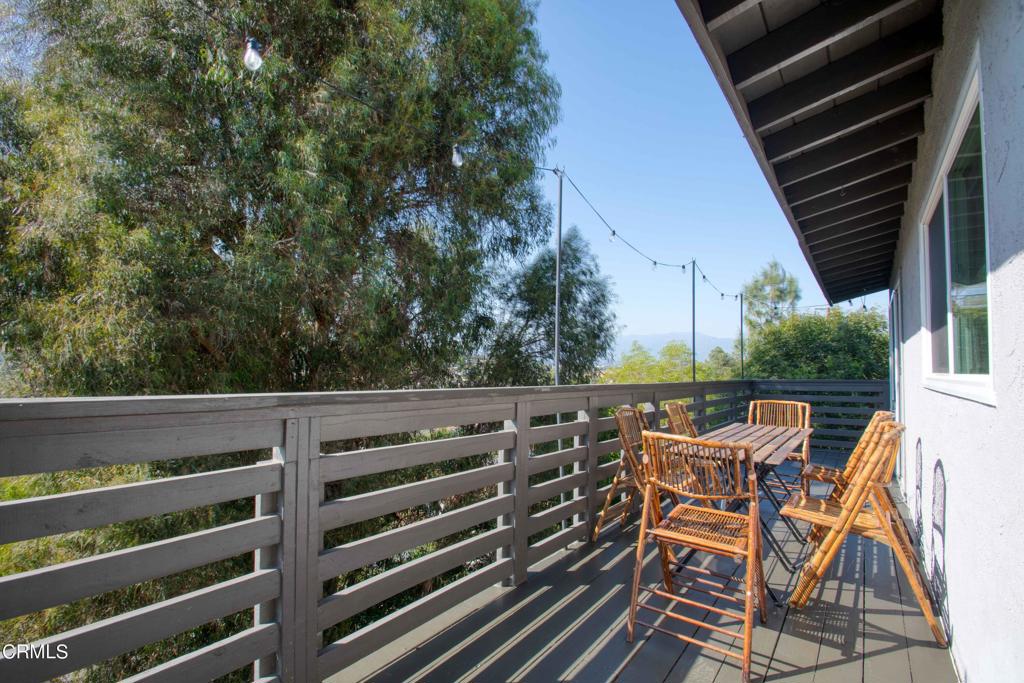 835 Divina Vista Street