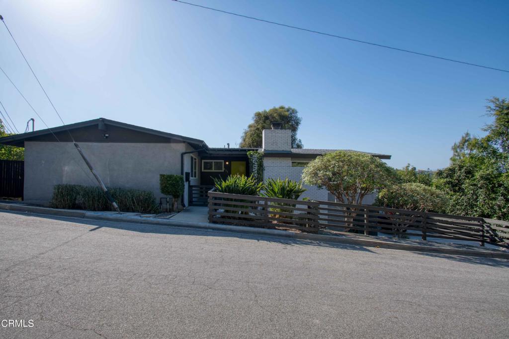 835 Divina Vista Street