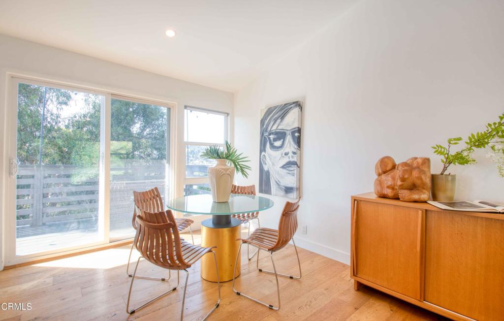 835 Divina Vista Street