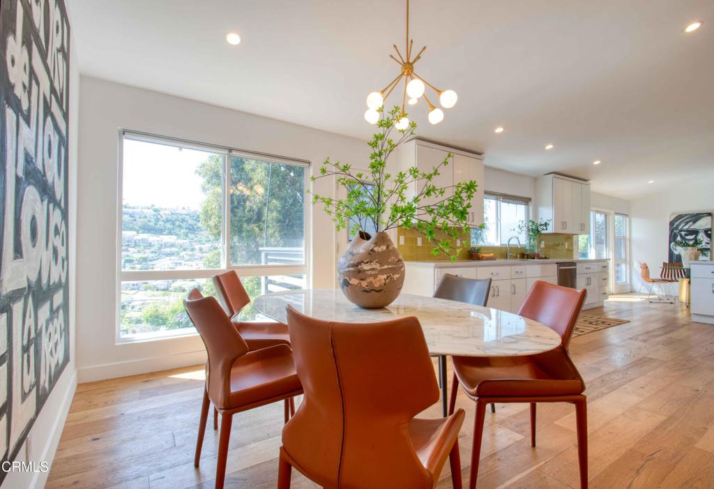 835 Divina Vista Street