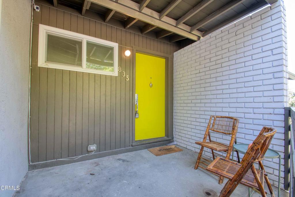 835 Divina Vista Street