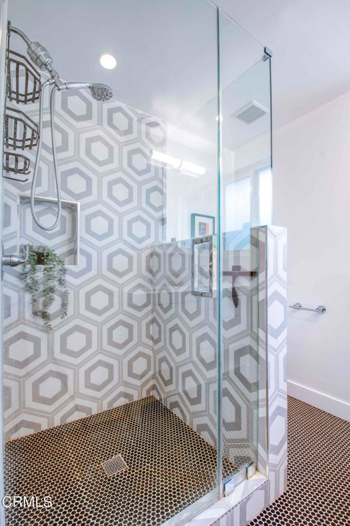 835 Divina Vista Street