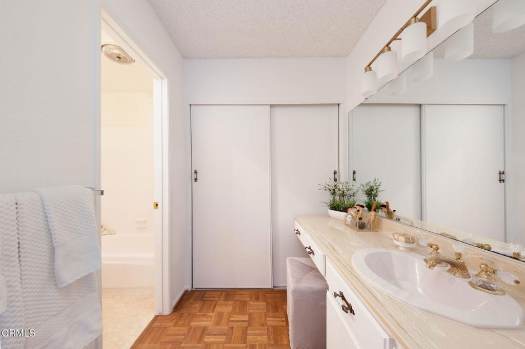 439 S Catalina Avenue 205