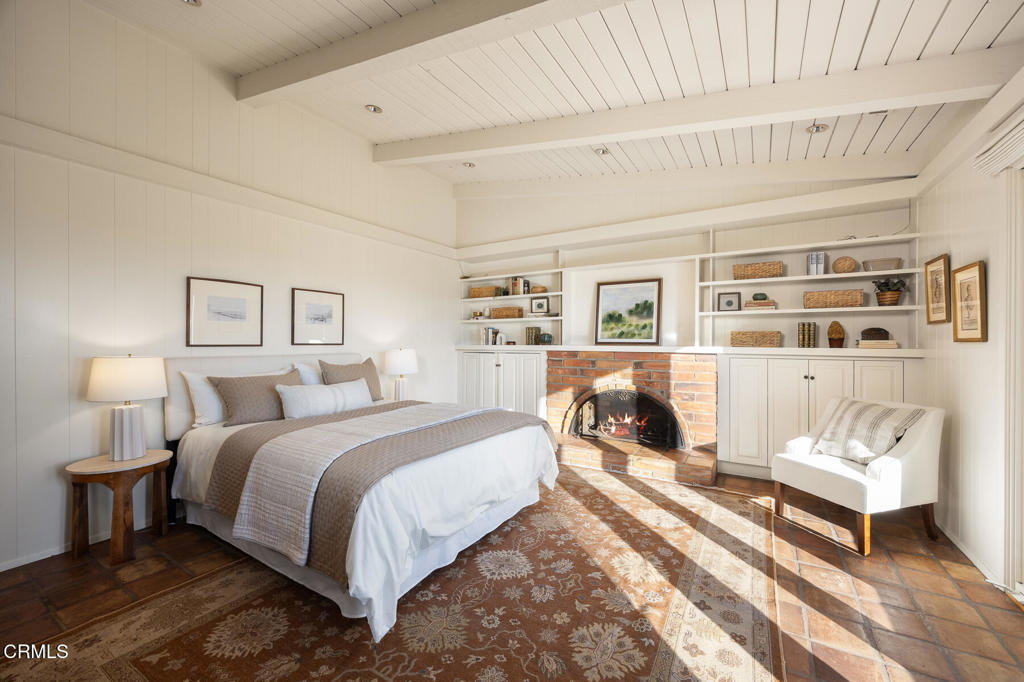 399 N San Rafael Avenue