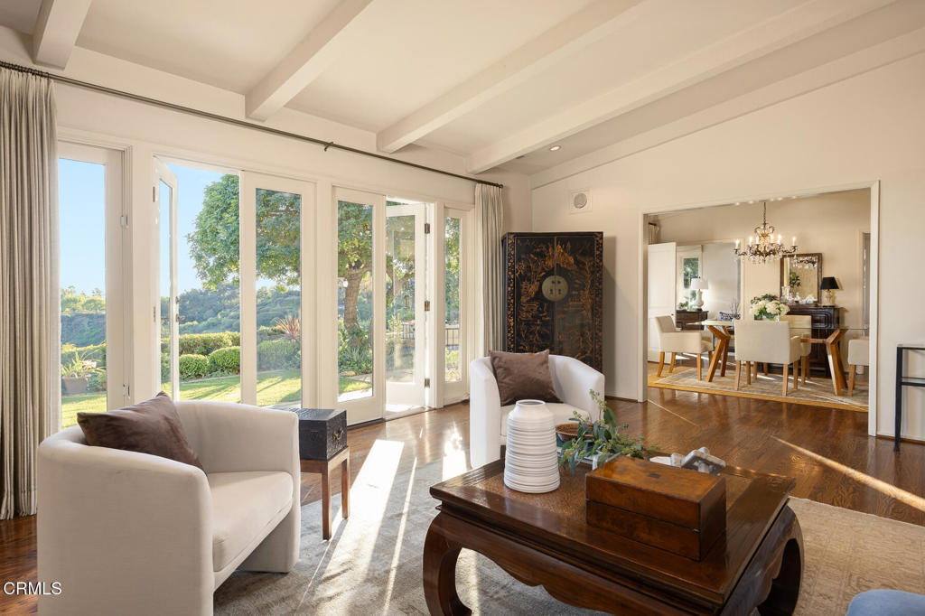 399 N San Rafael Avenue