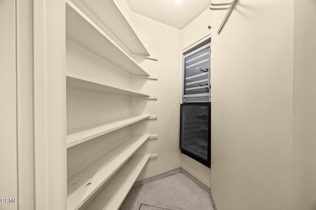 399 N San Rafael Avenue