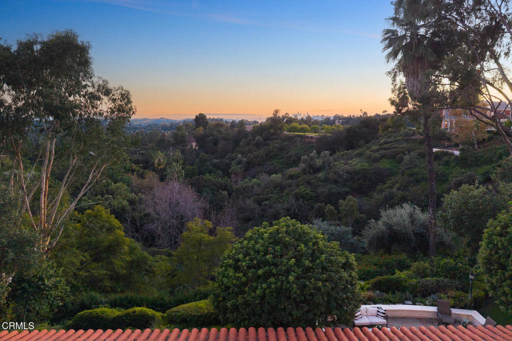 399 N San Rafael Avenue