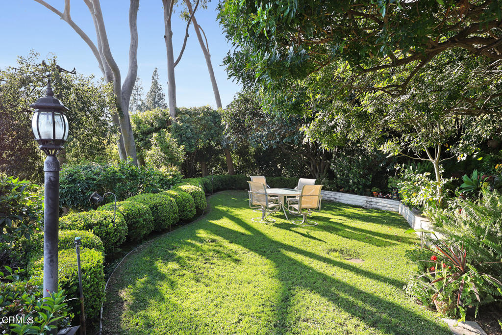 399 N San Rafael Avenue