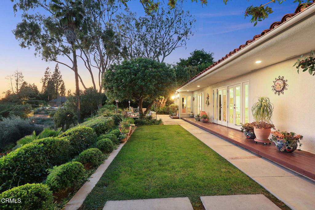 399 N San Rafael Avenue