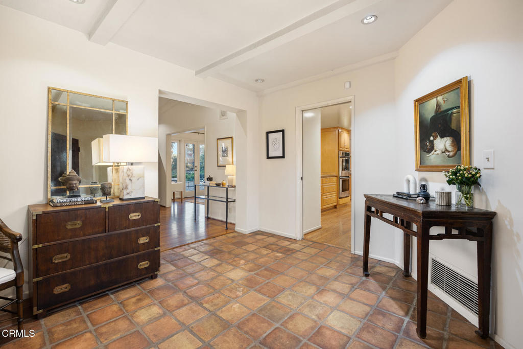 399 N San Rafael Avenue