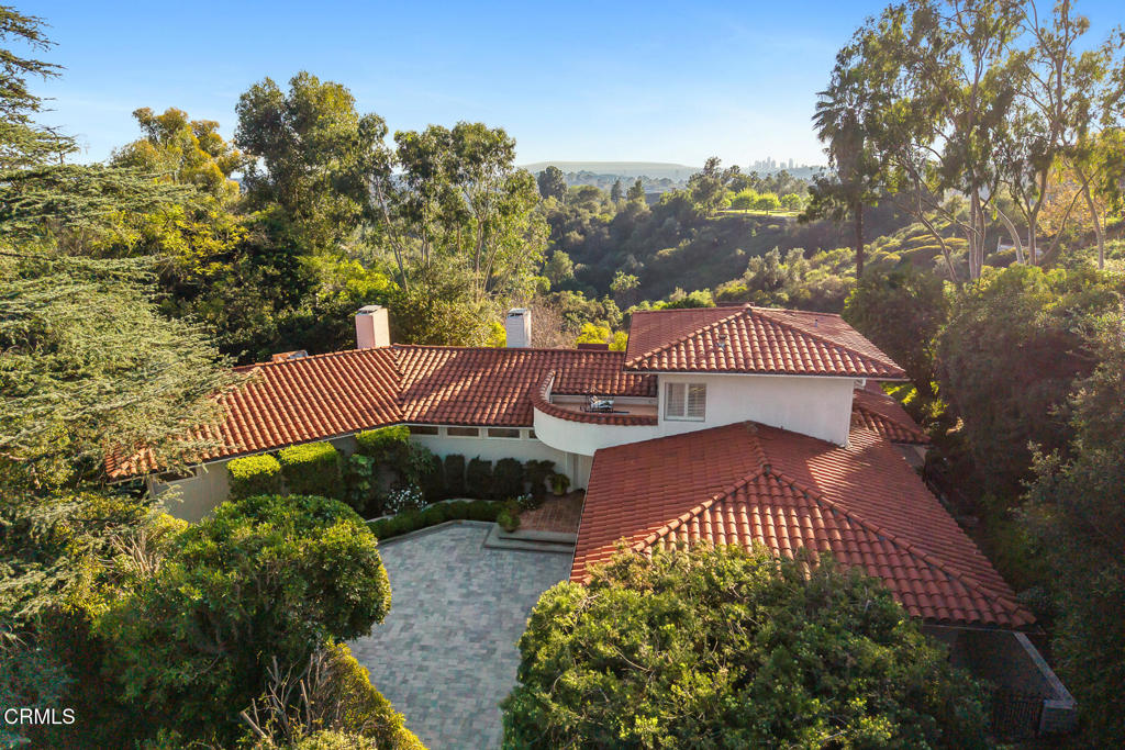 399 N San Rafael Avenue