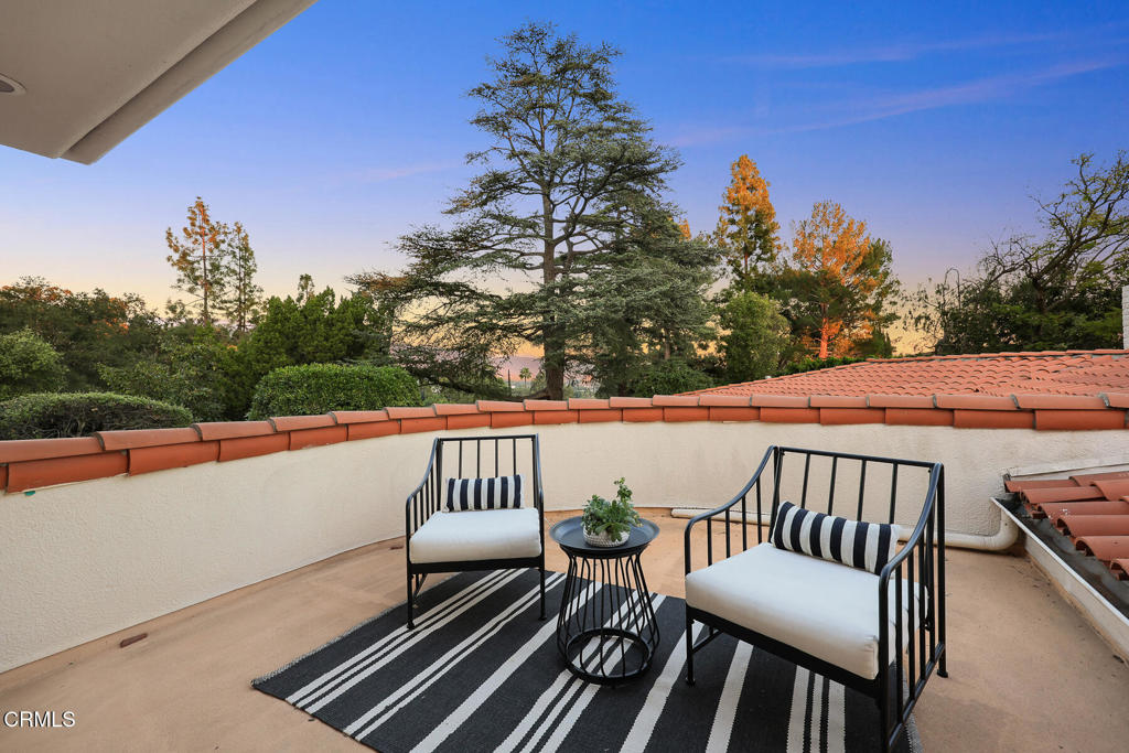 399 N San Rafael Avenue