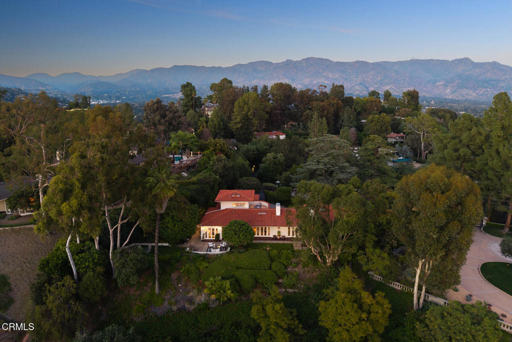 399 N San Rafael Avenue