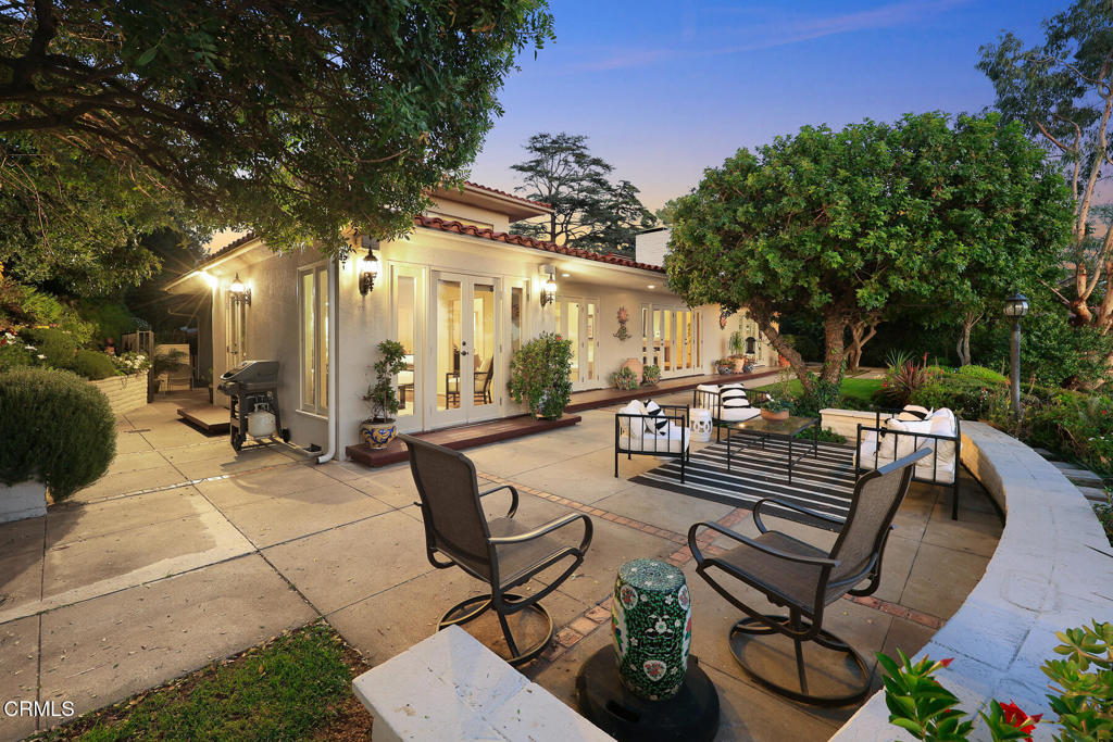 399 N San Rafael Avenue