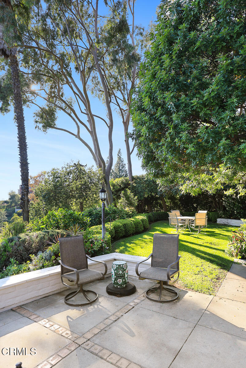 399 N San Rafael Avenue