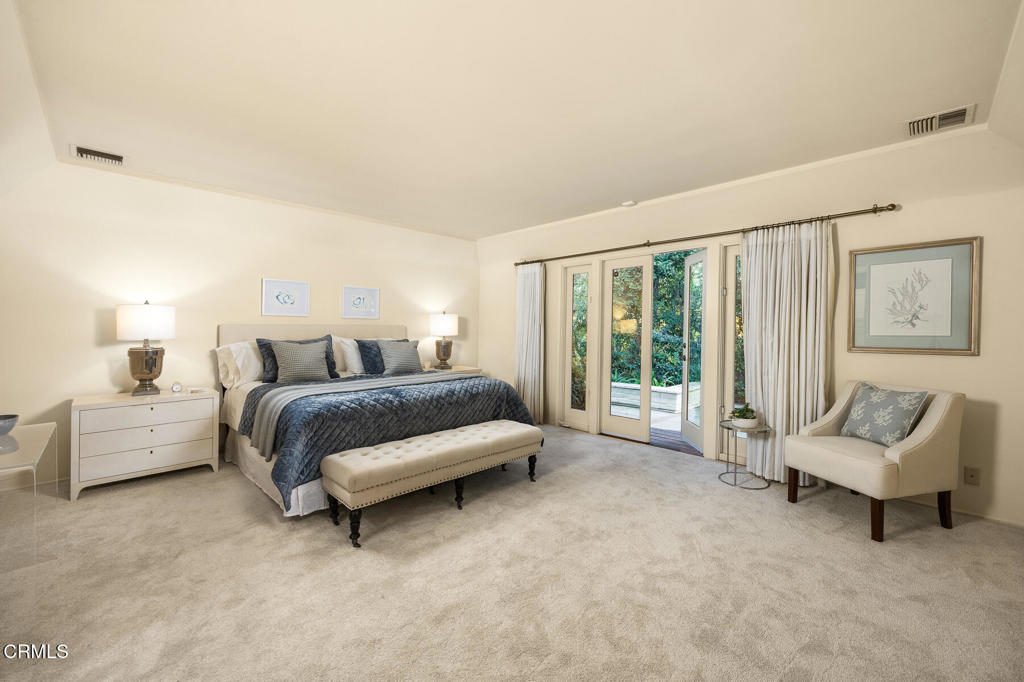 399 N San Rafael Avenue