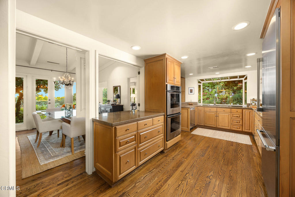 399 N San Rafael Avenue