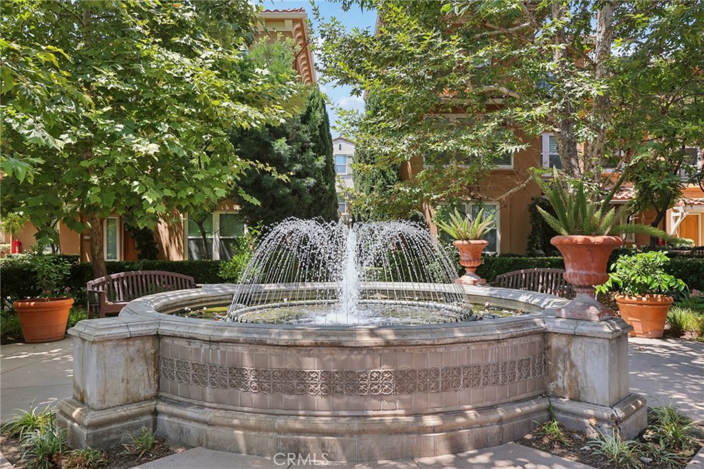 453 N Altadena Drive 5