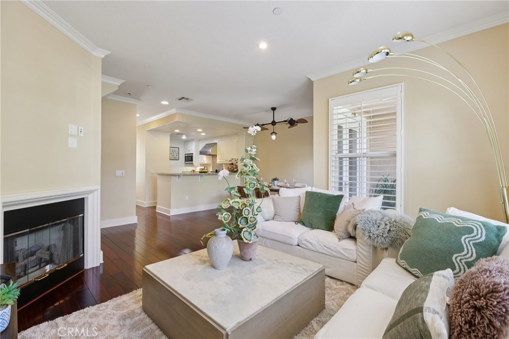 453 N Altadena Drive 5