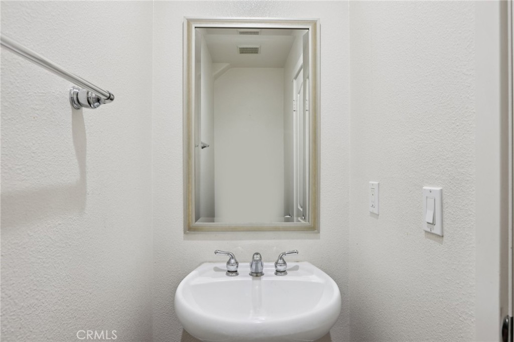 453 N Altadena Drive 5