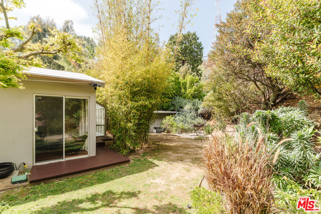 9081 Wonderland Park Ave