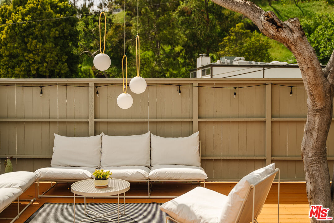 9081 Wonderland Park Ave