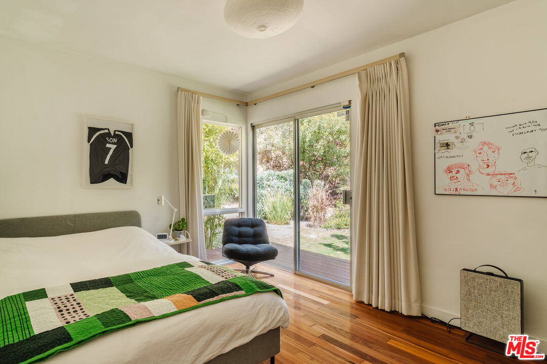 9081 Wonderland Park Ave