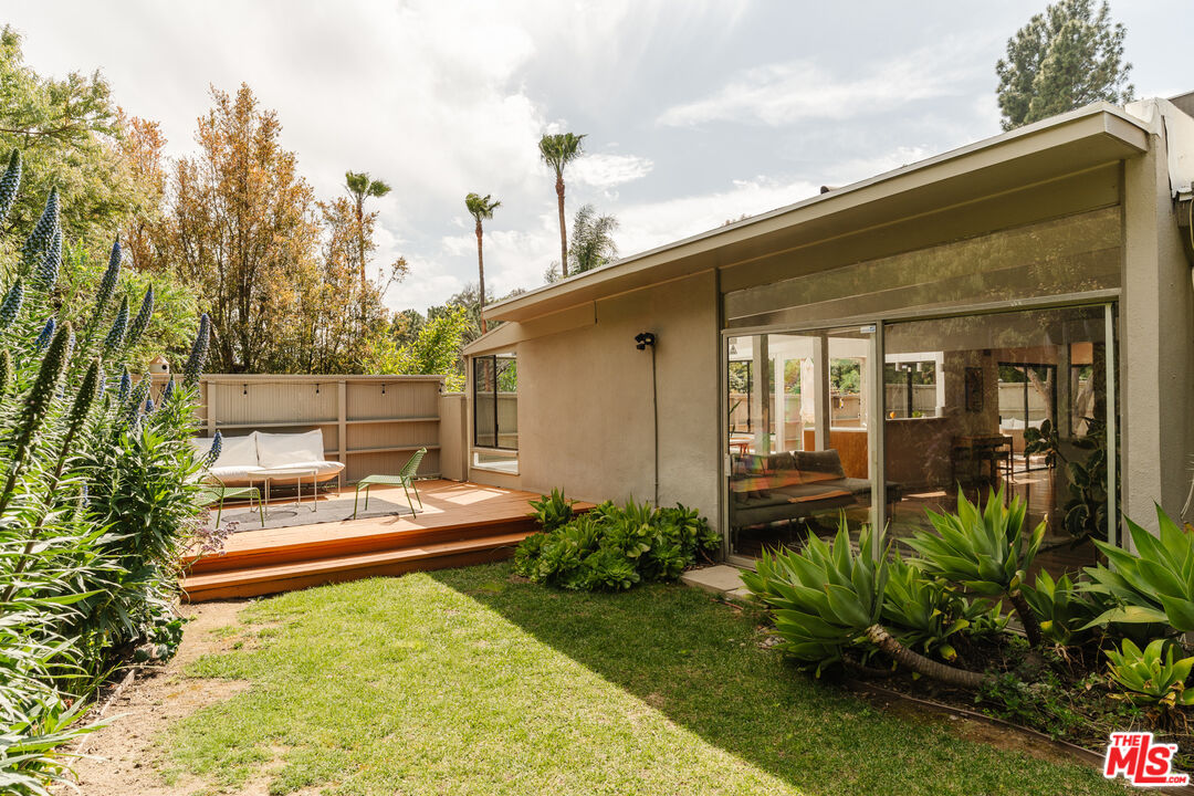 9081 Wonderland Park Ave