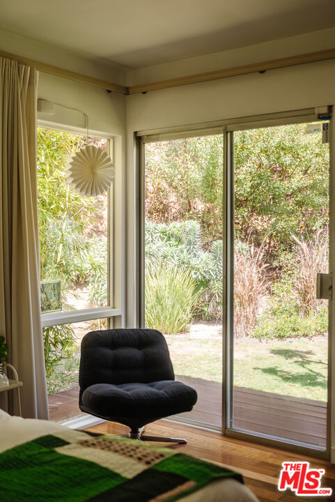 9081 Wonderland Park Ave