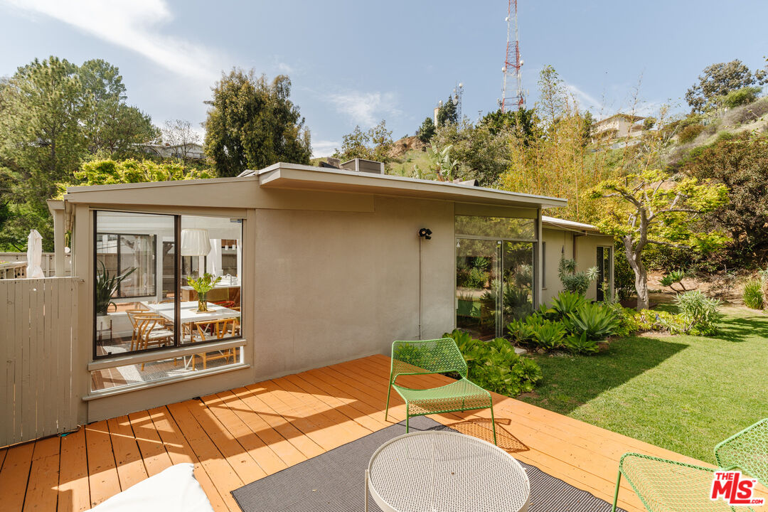 9081 Wonderland Park Ave