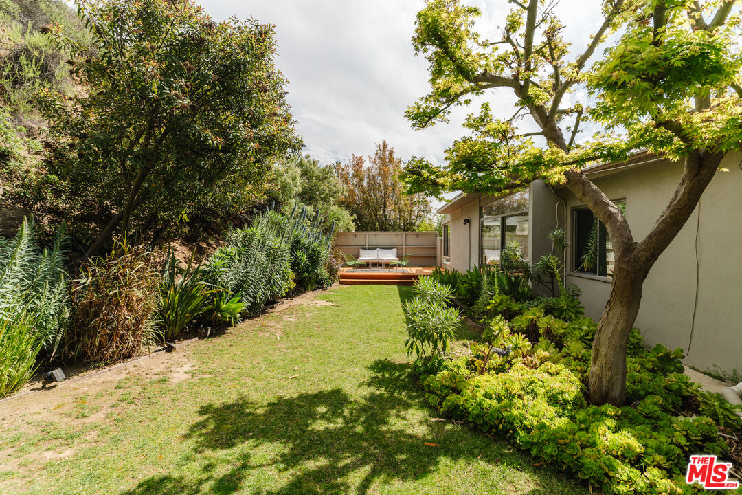 9081 Wonderland Park Ave