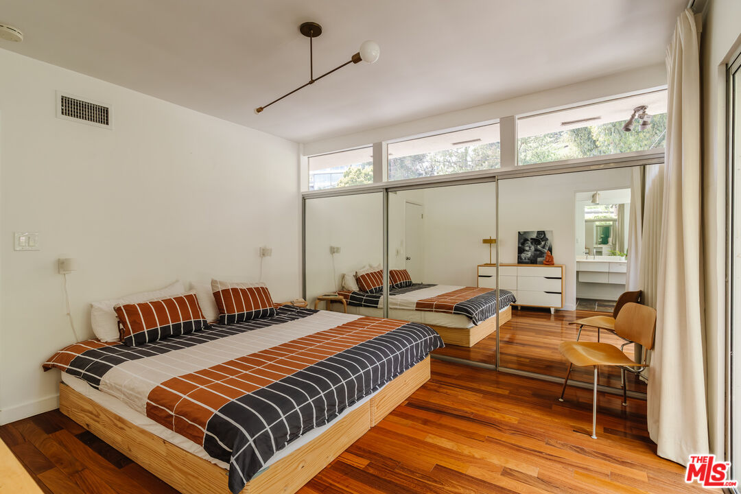 9081 Wonderland Park Ave