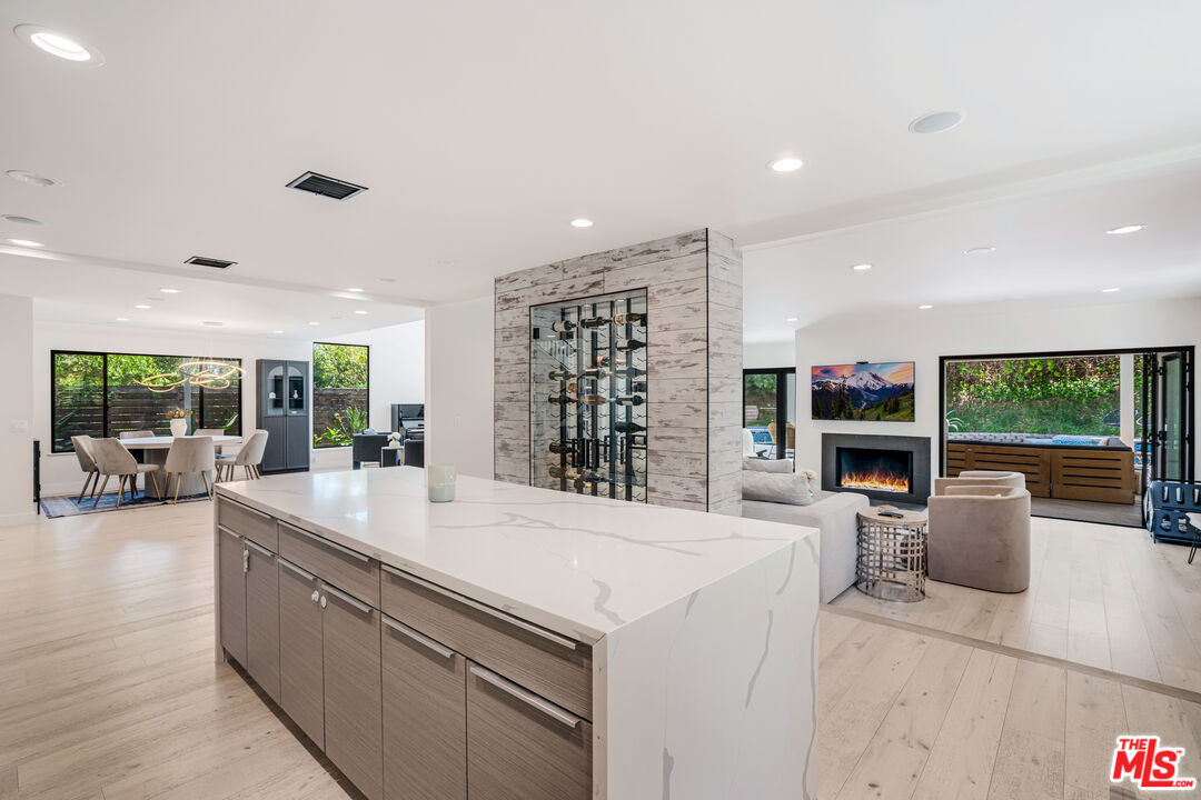 4020 Park Melinda