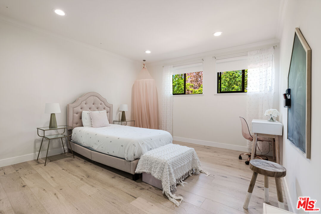 4020 Park Melinda