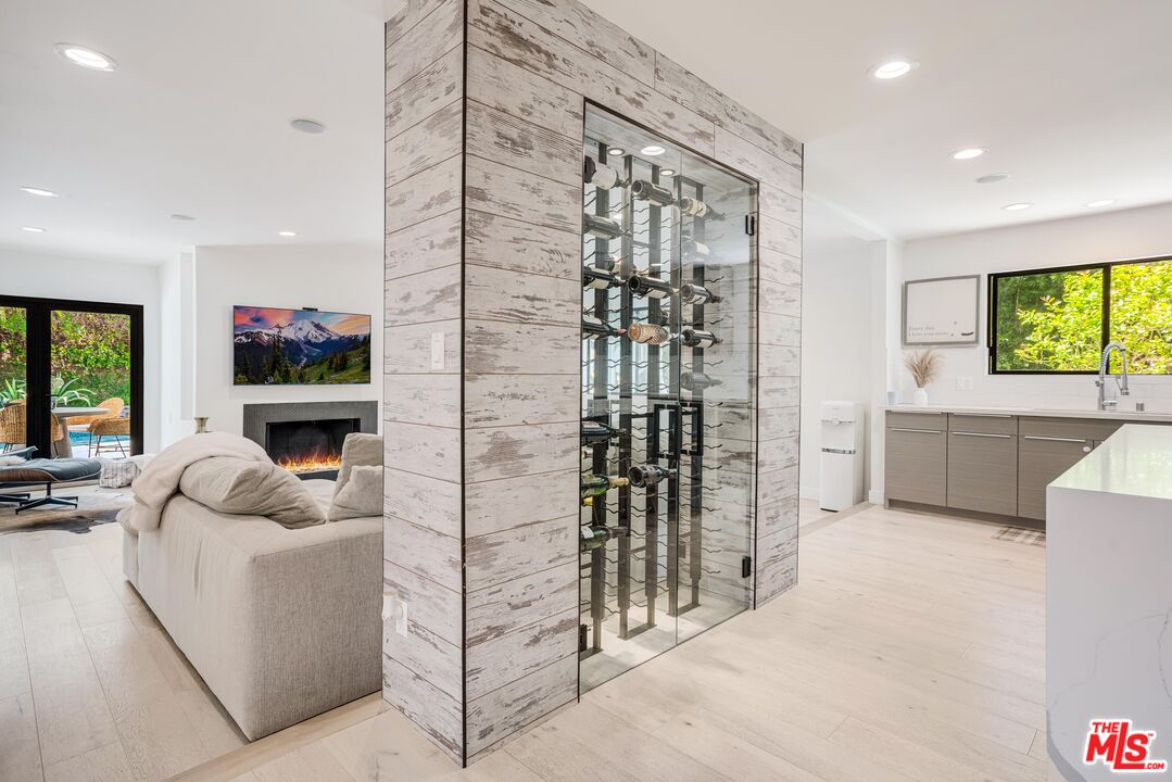 4020 Park Melinda