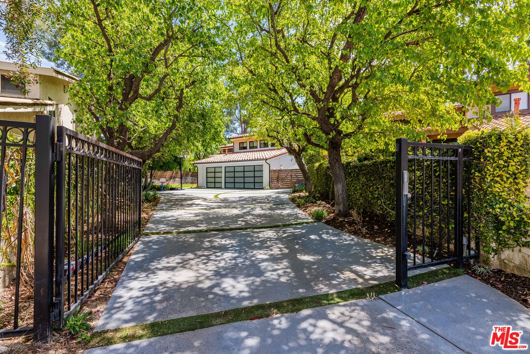 4020 Park Melinda