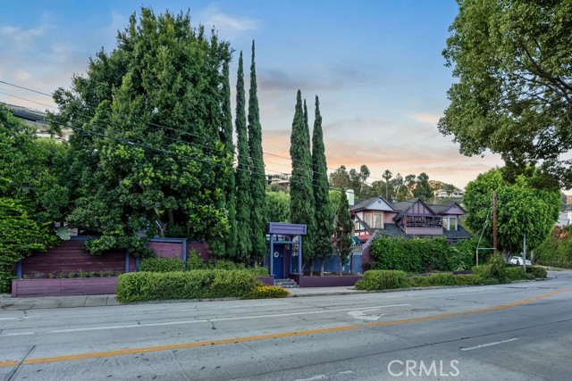1701 N Orange Grove AVE