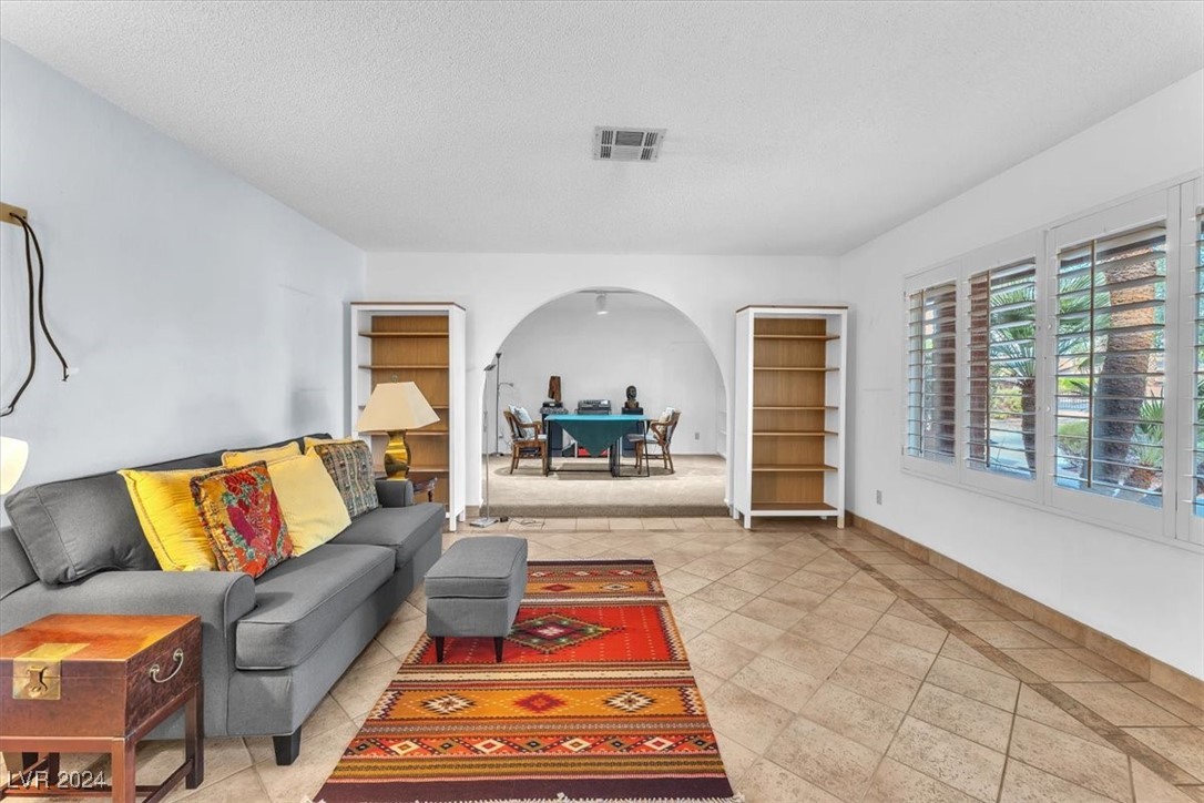 4011 Mountain View Boulevard