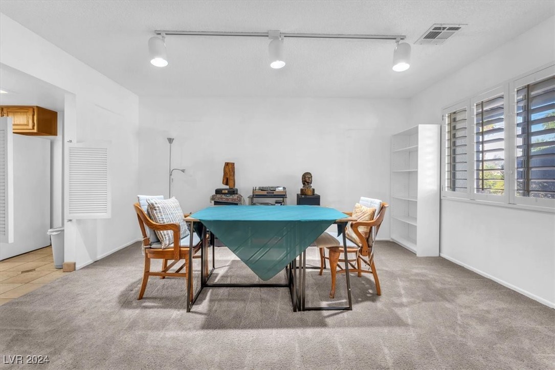 4011 Mountain View Boulevard