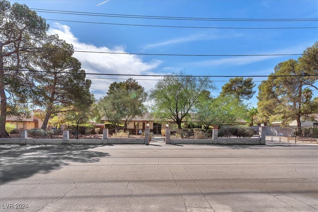 4011 Mountain View Boulevard