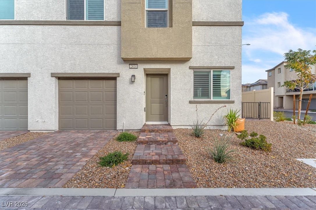 2814 Riverside Gold Court