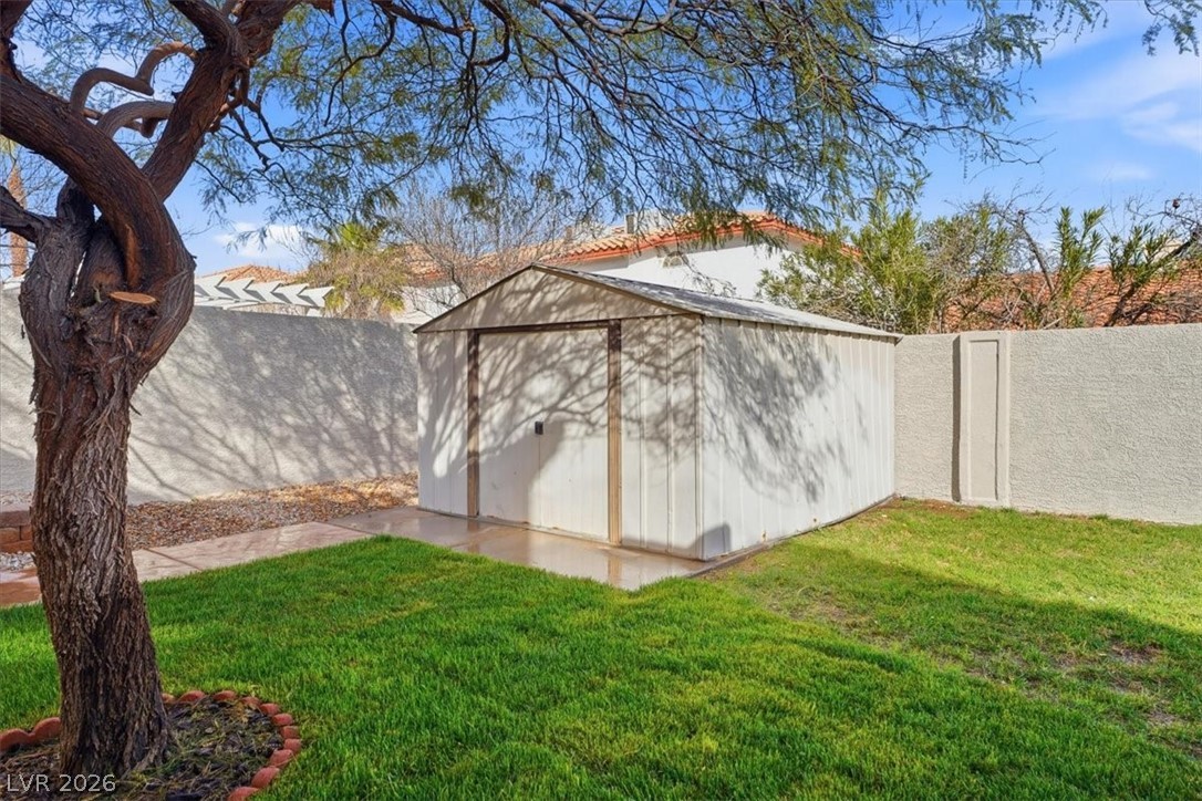 8612 Copper Ridge Avenue