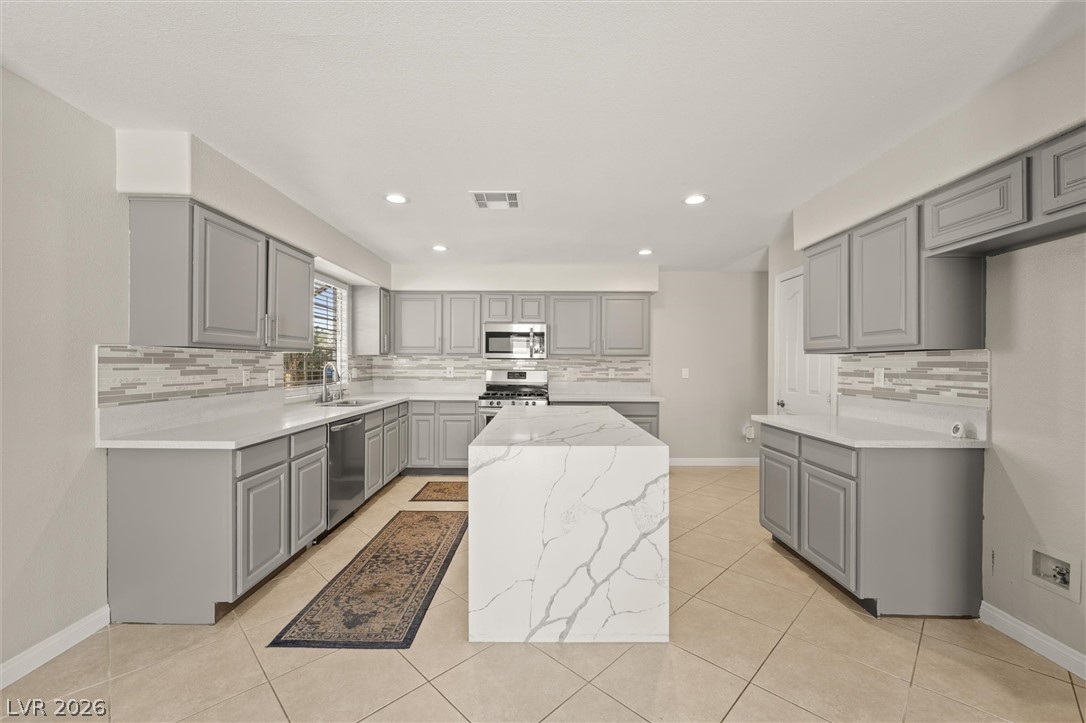 121 Golf Range Street