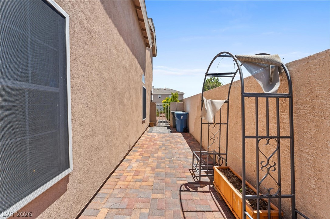 121 Golf Range Street