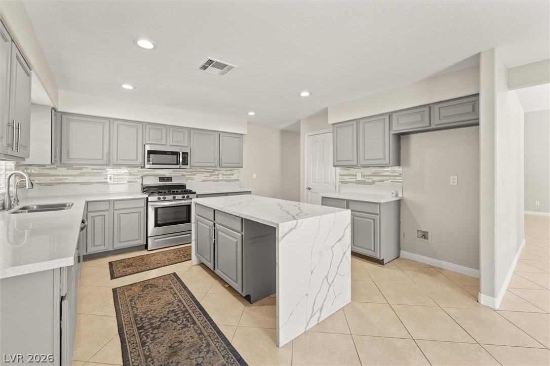 121 Golf Range Street