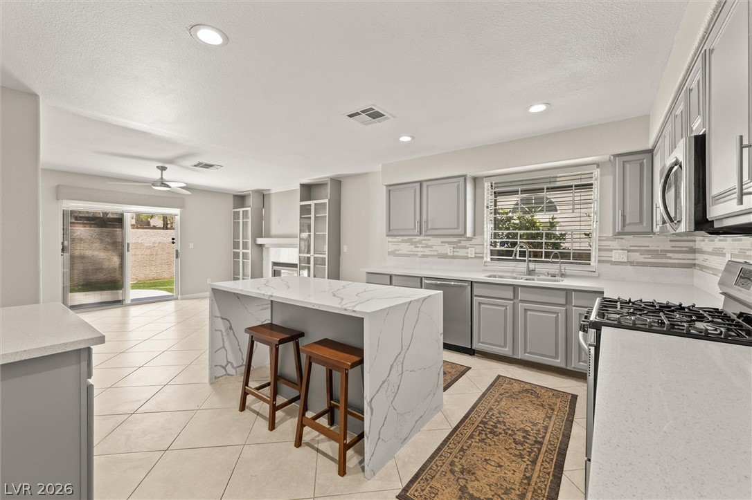 121 Golf Range Street